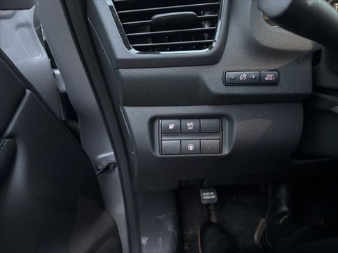 Used 2023 Nissan Leaf S image 6