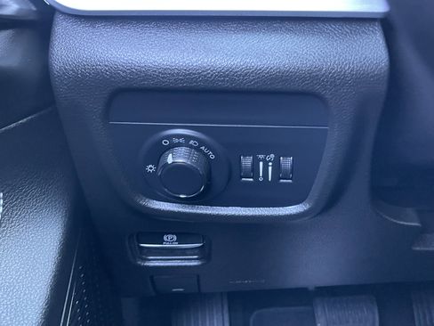 New 2025 Jeep Grand Cherokee L Laredo image 41