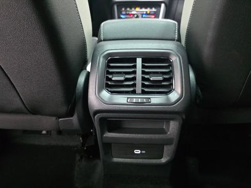 Used 2025 Volkswagen Taos SE w/ Panoramic Sunroof Package AWD/4WD image 30