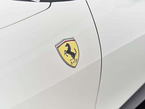 Used 2022 Ferrari Roma RWD image 22
