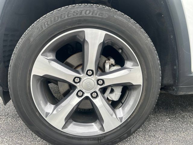 Used 2024 Jeep Grand Cherokee Limited AWD/4WD image 5