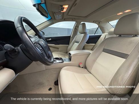Used 2013 Toyota Camry XLE w/ Leather Pkg FWD image 9