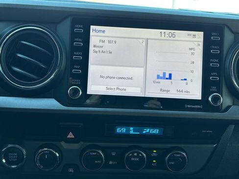 Used 2023 Toyota Tacoma TRD Off-Road image 12