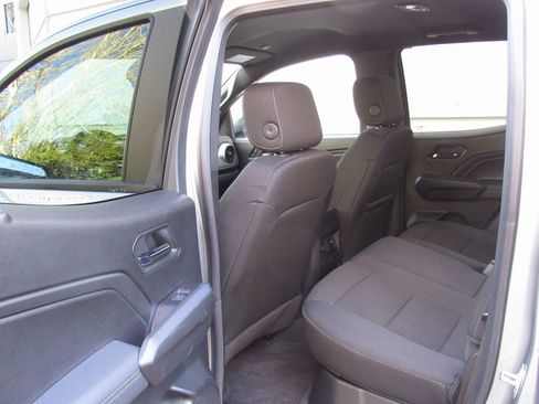 Used 2024 Chevrolet Colorado LT image 16