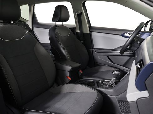 Used 2023 Volkswagen Taos SE w/ Panoramic Sunroof Package image 30