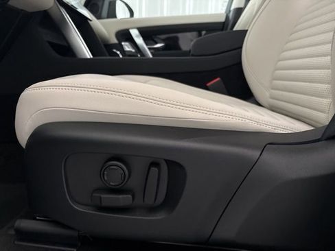 New 2025 Land Rover Discovery Sport S image 15