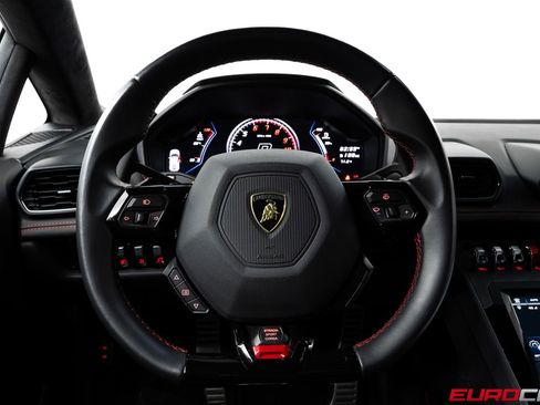 Used 2021 Lamborghini Huracan EVO RWD image 29