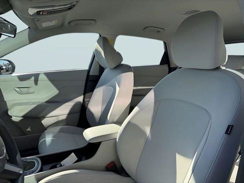 New 2026 Hyundai Kona SE image 14
