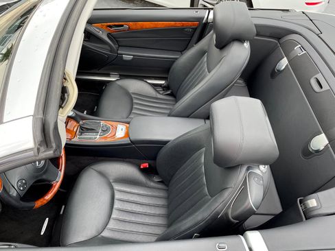 Used 2009 Mercedes-Benz SL 550 image 11