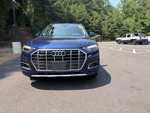 Used 2021 Audi Q5 2.0T Premium w/ Convenience Package AWD/4WD image 2