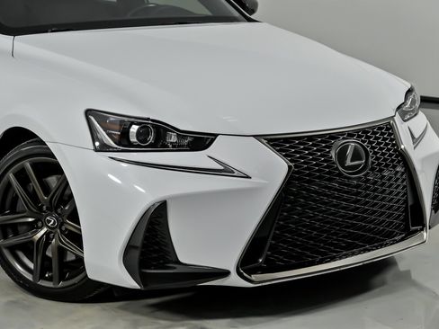 Used 2019 Lexus IS 300 300 image 3