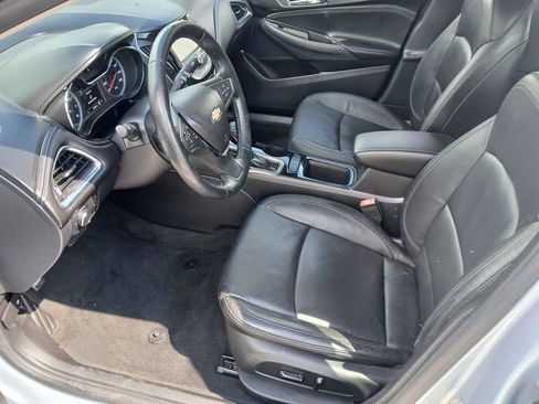 Used 2017 Chevrolet Cruze Premier FWD image 18