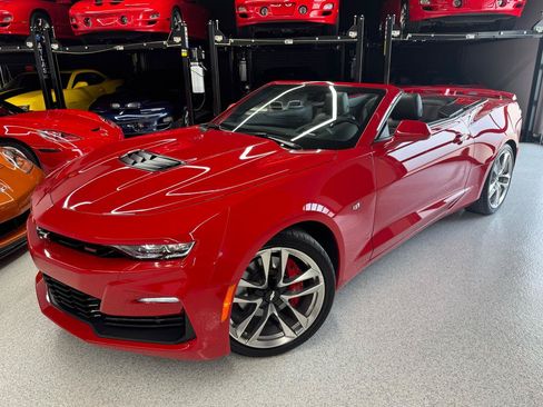 Used 2022 Chevrolet Camaro SS RWD image 2