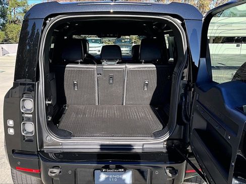 Used 2023 Land Rover Defender 110 V8 image 22