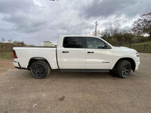 New 2026 RAM 1500 Express image 38