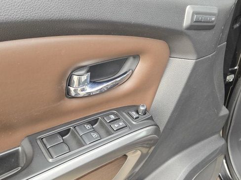 Used 2019 Nissan Titan Platinum Reserve AWD/4WD image 19