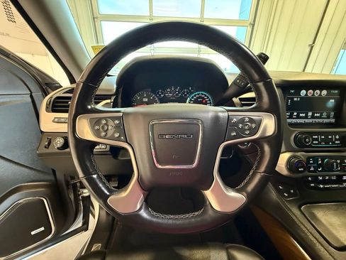 Used 2020 GMC Yukon XL Denali RWD image 36