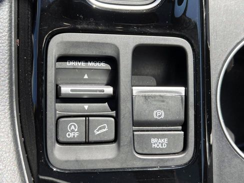 Certified 2023 Honda Pilot Touring image 32
