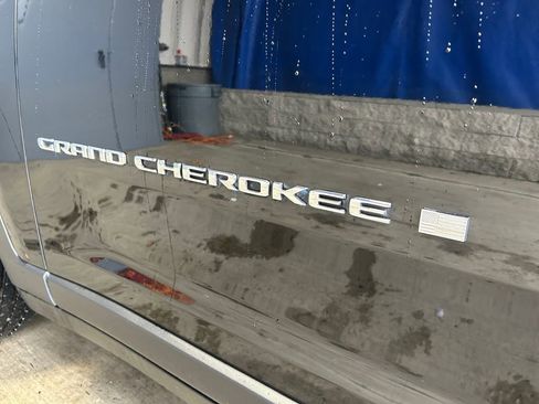 Used 2023 Jeep Grand Cherokee Laredo w/ Trailer Tow Prep Group (B) image 31