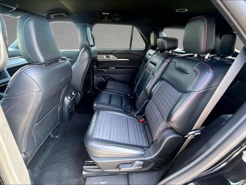 Certified 2025 Ford Explorer ST-Line w/ ST-Line Street Pack AWD/4WD image 23