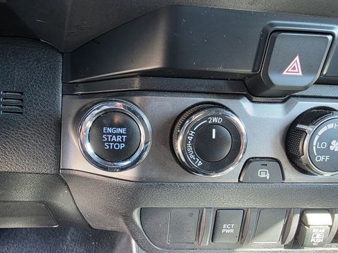 Used 2020 Toyota Tacoma TRD Sport image 42