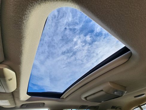 Used 2011 Toyota Sequoia Platinum image 33