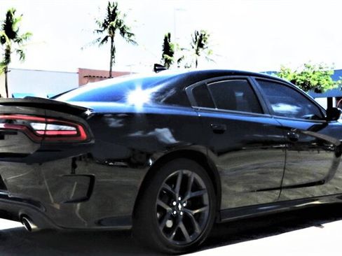 Used 2019 Dodge Charger R/T w/ Plus Group RWD image 10