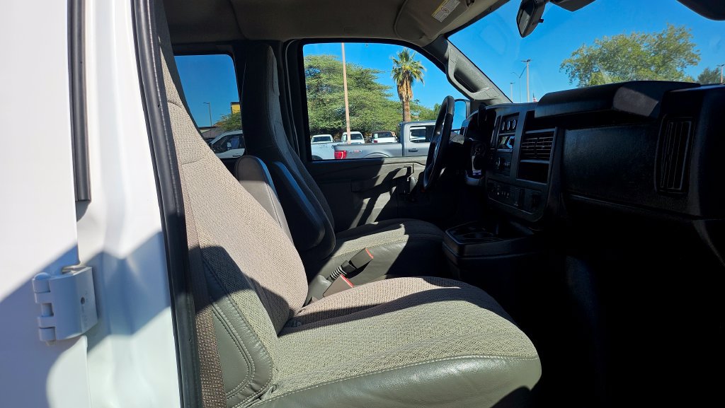 Used 2025 Chevrolet Express 3500 LT w/ LT Preferred Equipment Group RWD image 19