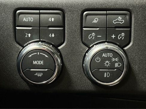 Used 2025 GMC Sierra 1500 Elevation w/ Elevation Premium Package AWD/4WD image 25