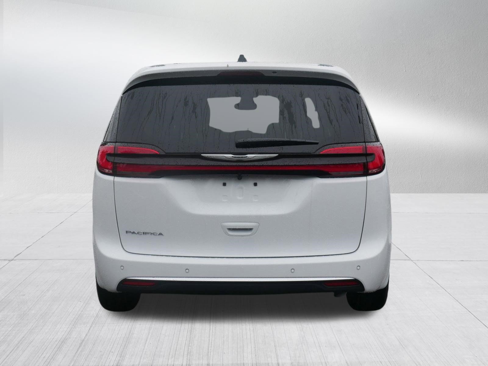 New 2026 Chrysler Pacifica Select FWD image 6