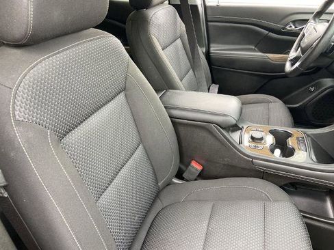 Used 2022 GMC Acadia SLE w/ Driver Convenience Package image 23