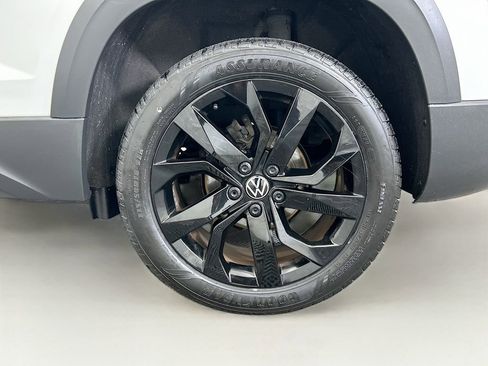 Used 2022 Volkswagen Taos SEL image 30