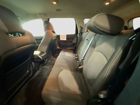 Used 2017 Chevrolet Traverse LT image 22
