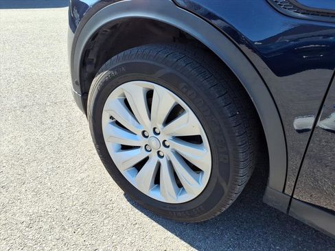 Used 2021 Land Rover Discovery Sport SE image 9