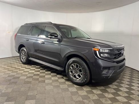 New 2026 Ford Expedition Active image 7