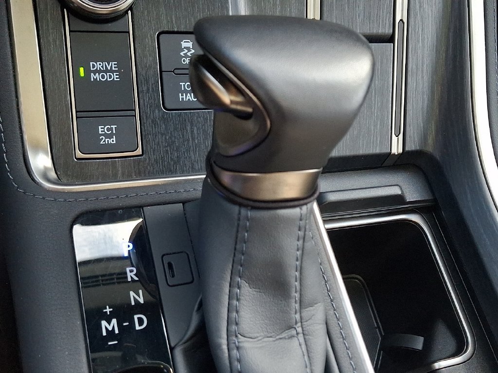 Used 2024 Lexus GX 550 w/ Accessory Package (Z1) AWD/4WD image 17