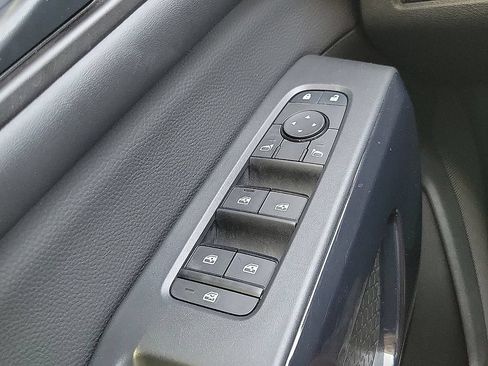 Used 2025 Nissan Pathfinder S AWD/4WD image 13