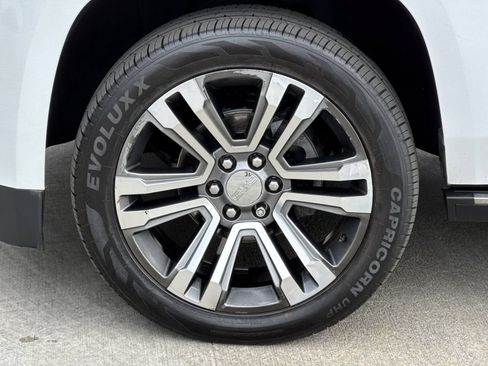 Used 2019 GMC Yukon XL Denali w/ Denali Ultimate Package AWD/4WD image 6