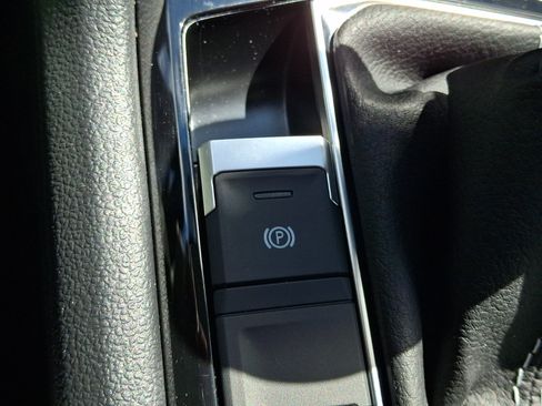 Used 2023 Volkswagen Taos S FWD image 27