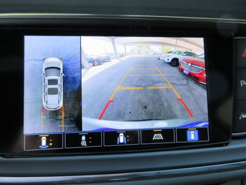 Used 2024 Buick Enclave Premium w/ Experience Buick Package image 29