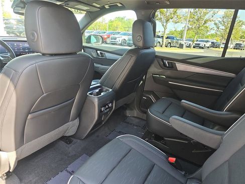 Used 2025 Buick Enclave Sport Touring w/ Power Package FWD image 17