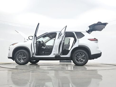 Used 2026 Nissan Rogue SV AWD/4WD image 38