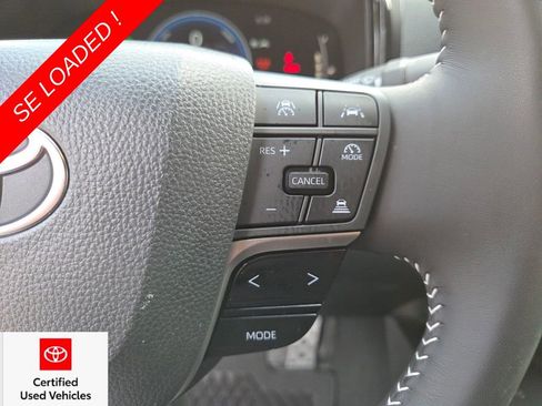 Used 2026 Toyota Camry SE FWD image 30