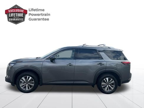 Certified 2025 Nissan Pathfinder SL image 2