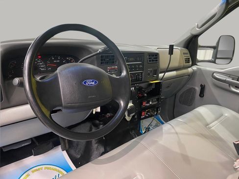 Used 2003 Ford F450 4x4 Regular Cab Super Duty image 17