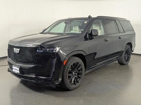 Used 2022 Cadillac Escalade ESV Sport Platinum w/ LPO, ONYX Package AWD/4WD image 5