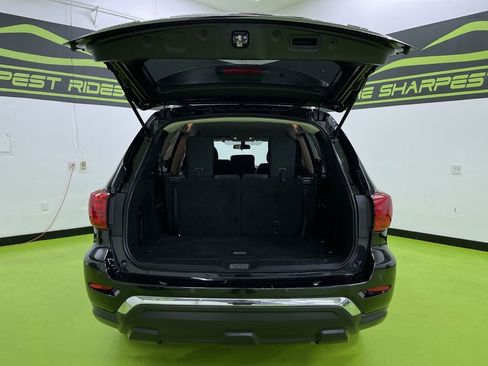 Used 2020 Nissan Pathfinder S image 9