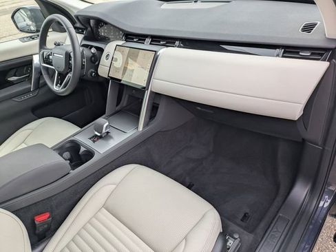 Used 2025 Land Rover Discovery Sport S image 19