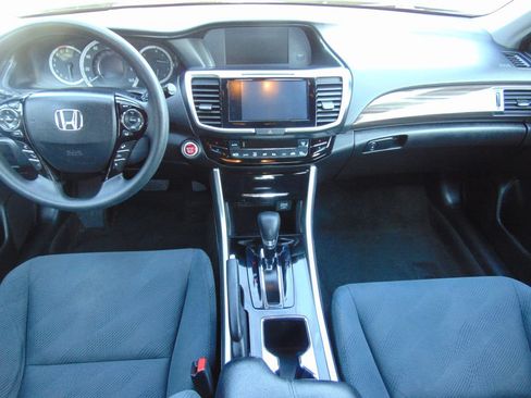 Used 2016 Honda Accord EX image 17