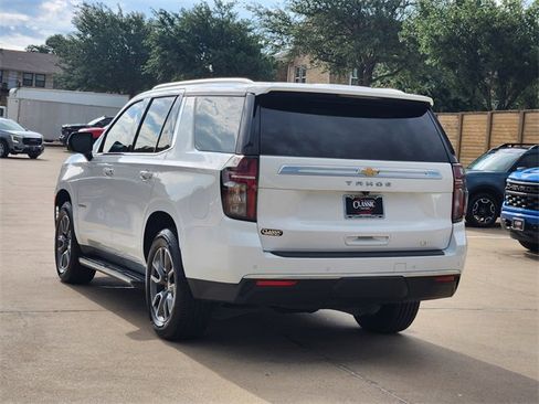 Used 2022 Chevrolet Tahoe LT w/ Luxury Package AWD/4WD image 3